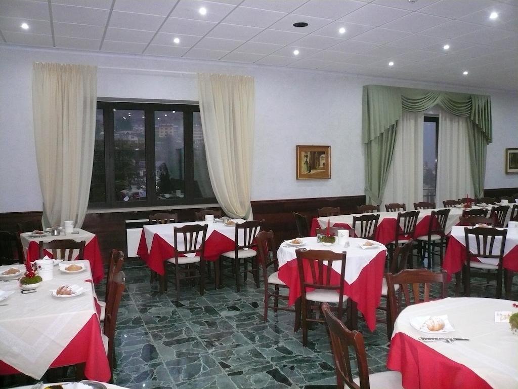 סקאנו Albergo Belvedere מראה חיצוני תמונה